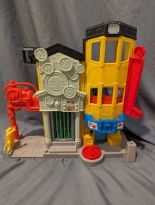 VG Kids Toy:Fisher Price Imaginext RESCUE CITY CENTER BANK .1 Badguy - Picture 1 of 2