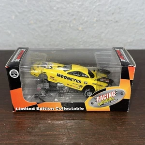 Action Racing 1996 1:64 NHRA JIM DUNN "MOONEYES" Dodge diecast coche divertido - Imagen 1 de 4