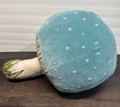 Almohada de felpa John Derian Target Acción de Gracias con cuentas azul seta 17x14  Foto 1 de 3