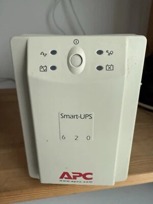APC Smart UPS 620 - 390 W - 3 Anschlüsse & es gibt preiswerte Ersatzakkus  - Bild 1 von 4