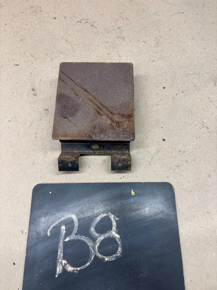 1966 1967 66 67 Buick Skylark GS "especial" CENICERO DE TABLERO MONTAJE DE BANDEJA DE CENICEROS Foto 1 de 4