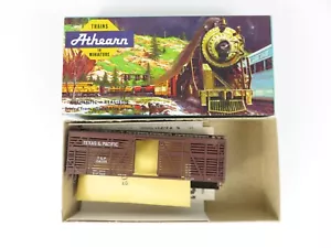 Athearn Blue Box #1773 40' Stock Car Texas & Pacific Unassembled Kit NOS 24099 - Picture 1 of 2