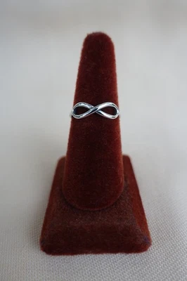 Excelente anel James Avery 925 prata esterlina pequeno infinito 6,5 usado poucos X's - Imagem 1 de 4