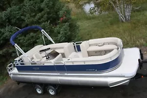 New twin tube 25 ft  pontoon boat with motor - Picture 1 of 3