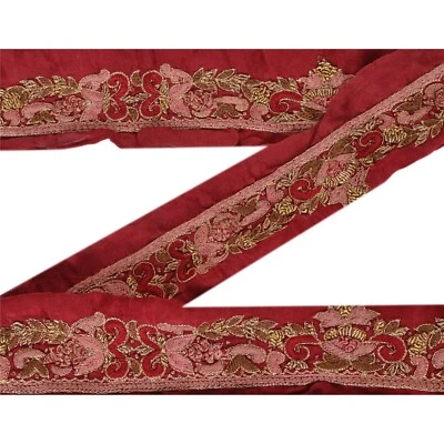 Cinta de encaje rojo oscuro con borde de sari vintage bordada a mano de 1 yarda Sanskriti Foto 1 de 4