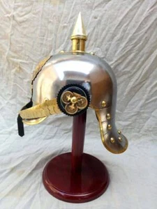 Pickelhaube Spike WWI allemand acier et laiton prussien Fr insigne casque off... - Foto 1 di 6
