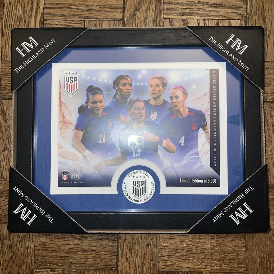 Nuevo en caja Nuevo con etiquetas Foto de fútbol femenino de Estados Unidos Fotografía Como Nueva Edición Limitada 1/5000 Foto 1 de 4