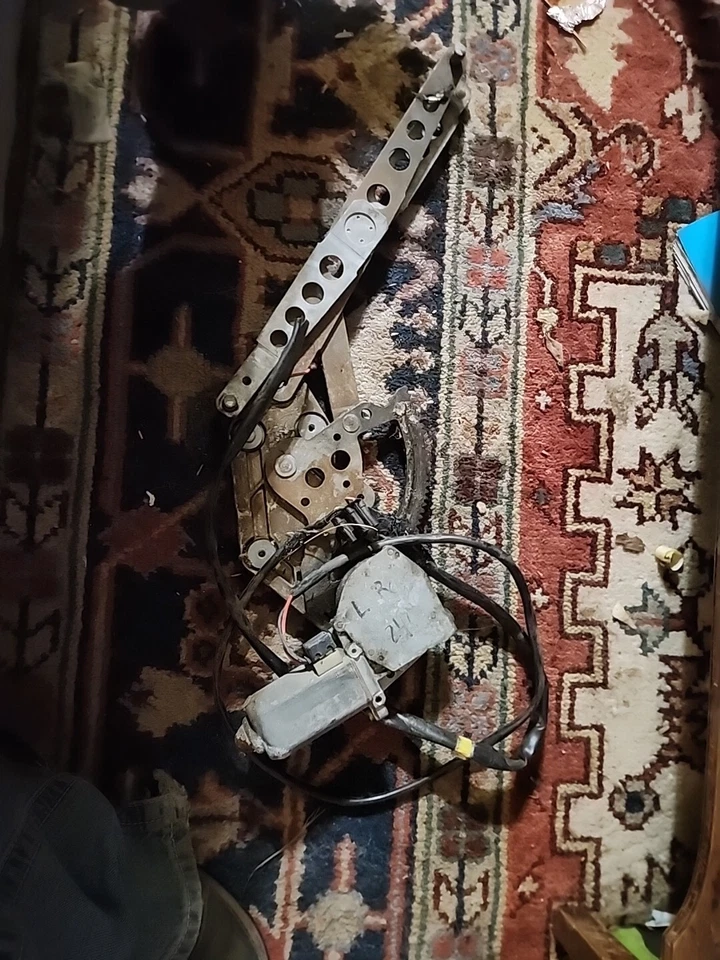 Volvo 240 245 1986-1993 sedán vagón trasero izquierdo ventana del conductor motor regulador Foto 1 de 1