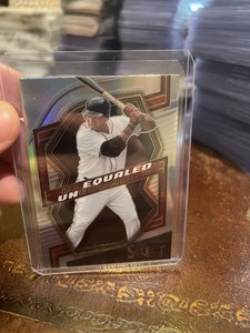 2023 Panini Select #UN9 David Ortiz Unequaled Insert