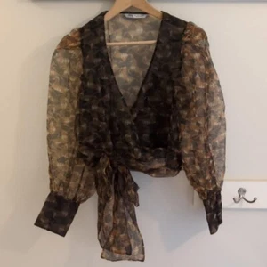 Blusa Zara Organza Semi Transparente Talla Pequeña Lazo Pirata Gasa Envoltura Salir Terrosa - Imagen 1 de 7
