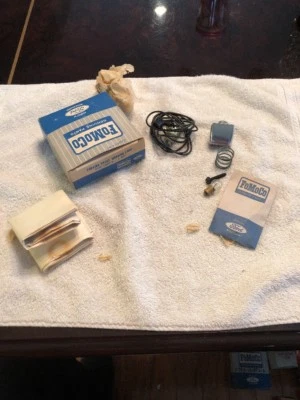 KIT DE LUCES DE ADVERTENCIA DE FRENO DE ESTACIONAMIENTO FORD FAIRLANE 1967 NUEVO EN STOCK Foto 1 de 4