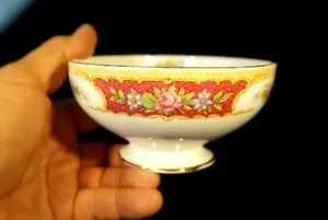 Beautiful Foley Tudor Large Sugar Bowl - Picture 1 of 4