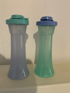 Tupperware Small Hourglass Salt & Pepper Shakers #831 w Lids Blue & Teal 4" - Picture 1 of 4