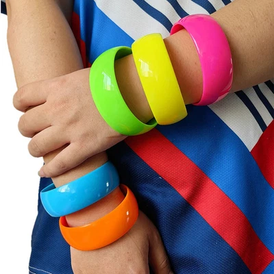 Brazalete grueso de resina acrílica para mujer color fluorescente redondo hilo ancho joyería Foto 1 de 4