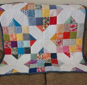 Handmade patchwork quilt/playmat /throw with machine Appliqued design - Picture 1 of 4