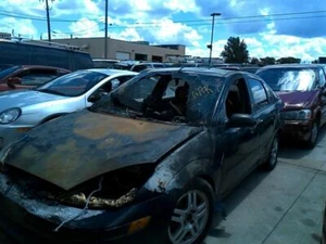 DRIVER LEFT TAIL LIGHT SEDAN FROM 1/23/01 FITS 01-02 FOCUS 124939 - Picture 1 of 6