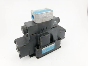 Nueva válvula de control direccional Vickers DG5S-H8-OC-M-FW-B5-60-EN21 02-144462 - Imagen 1 de 10