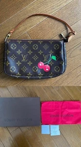 Louis Vuitton M95008 Takashi Murakami Cherry Collabo Monogram Accessoire mit Box - Bild 1 von 13