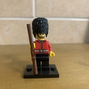 Lego Minifigures Series 5 Royal Guard Welsh Guard - Picture 1 of 4
