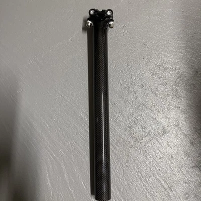 Tija de sillín de fibra de carbono 30,8 mm MTB tija de sillín de bicicleta de carretera, acabado brillante Foto 1 de 4