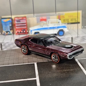 1/64 Hot Wheels Classics 1971 PLYMOUTH GTX REDLINE #10 Purple Diecast Car Loose - Picture 1 of 9