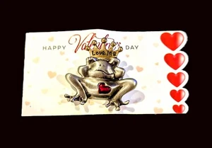 Crown Frog Prince 'LOVE ME' Brooch Pin Valentine's Day Red Enamel Heart 1.5" Sq - Picture 1 of 5