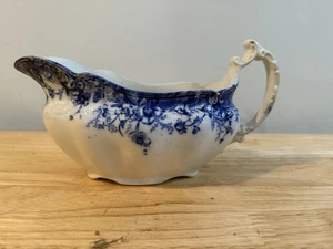 Vintage Royal Wedgwood Romeo Flow Blue Semi Porcelain Gravy Boat. - Picture 1 of 9