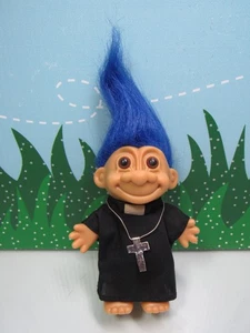 SACERDOTE - Muñeca Russ Troll 5" - NUEVA EN BOLSA CON DEFECTO MENOR - Imagen 1 de 5