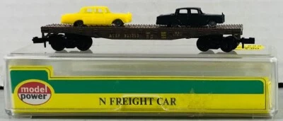 Model Power - N Scale - 50’ Flat ATSF Car with Two Automobiles - No. 4010 - Image 1 of 4