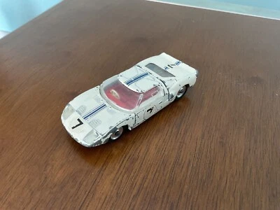 dinky toys Anglais Ford GT 40 n°215 - Photo 1/4