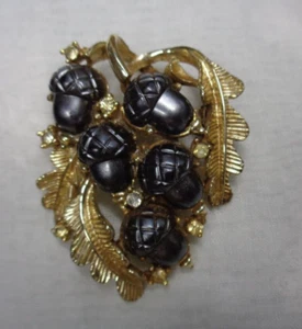 Vtg Estate Jewelry ~ Signed CORO Goldtone Rhinestone Accent ACORN Pin Brooch - Picture 1 of 6