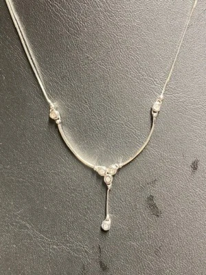 ELEGANTE COLLAR DE DIAMANTES Y ORO BLANCO 14K Foto 1 de 4