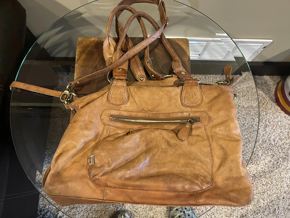 OiOi Leather Messenger Baby Diaper Soft Leather Change Travel Carryall Bag - Image 1 of 4