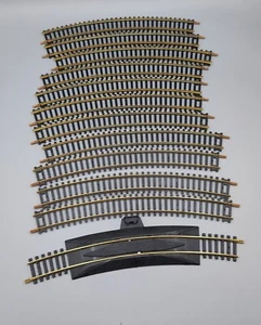 Bachmann 11 HO E-Z Tracks: 18" R Train Tracks & 18" Terminal Rereailer Lot - Picture 1 of 5