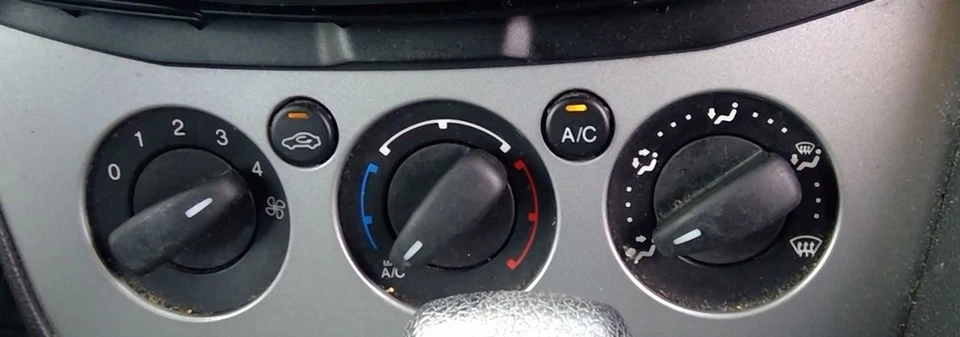 Ford Focus 2012 control de temperatura con controles manuales Foto 1 de 4