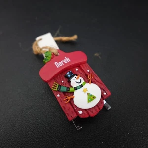 Derek Personalizado Adorno de Navidad Trineo Nombre Kidcore Retro Y2K Regalo - Imagen 1 de 6