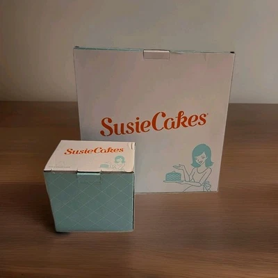 Juego de soporte y tapa para pasteles Susie turquesa nuevo Foto 1 de 4