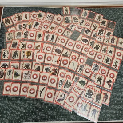 Dungeons and Dragons Wizards Coast LOTE DE 250+ cartas pequeñas D&D 2018 2019 Foto 1 de 4