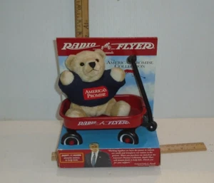 Radio Flyer Metal Red Wagon  display - Picture 1 of 2