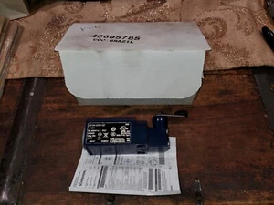JLG/SCHMERSAL GENUINE REPLACEMENT PARTS SWITCH PART# 4360578S - Picture 1 of 6