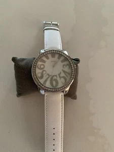 Unisex Guess Oversized Silver Tone Paved White Leather Band Watch New Battery - Picture 1 of 7