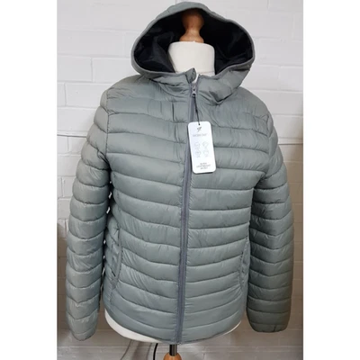 Cedarwood Workout Ultra Lightweight Jacket Size L - Image 1 of 4