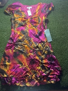 Women’s Dress - Picture 1 of 4