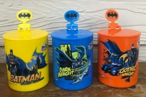 3 BATMAN Gotham Guardian The Dark Knight Gothic 2013 plástico TAZA CONJUNTO de vidrio película - Imagen 1 de 6