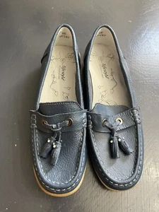 Lifestyle 9 Navy Blue Leather Loafers Slip On EUC  - Picture 1 of 7