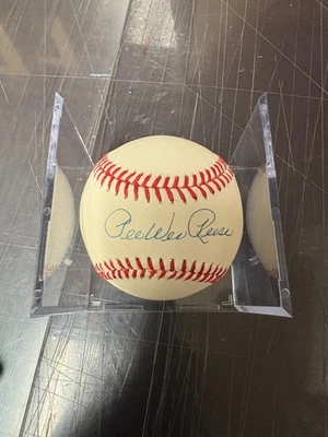 Pee Wee Reese Signed Baseball PSA COA - Image 1 of 2