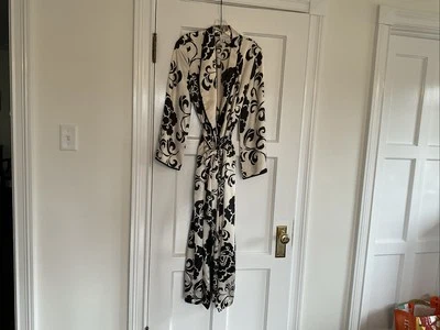 Roupão curto floral feminino Natori VTG Neiman Marcus preto pequeno e creme - Imagem 1 de 4