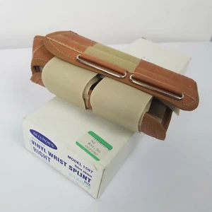 Vinyl Wrist Brace for Right Hand/Wrist Bell-Horn Model 1597 size XL 8"-9 1/2" - Foto 1 di 10