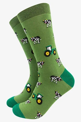 SOCK TALK GREEN TRACTOR WITH COWS ALL OVER STYLE GREEN MENS PAIR OF NOVELTY SOCKS