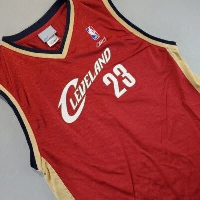 Camiseta Reebok Cleveland Cavs LeBron James #23 Swingman Cavaliers Juvenil Talla XL Foto 1 de 4